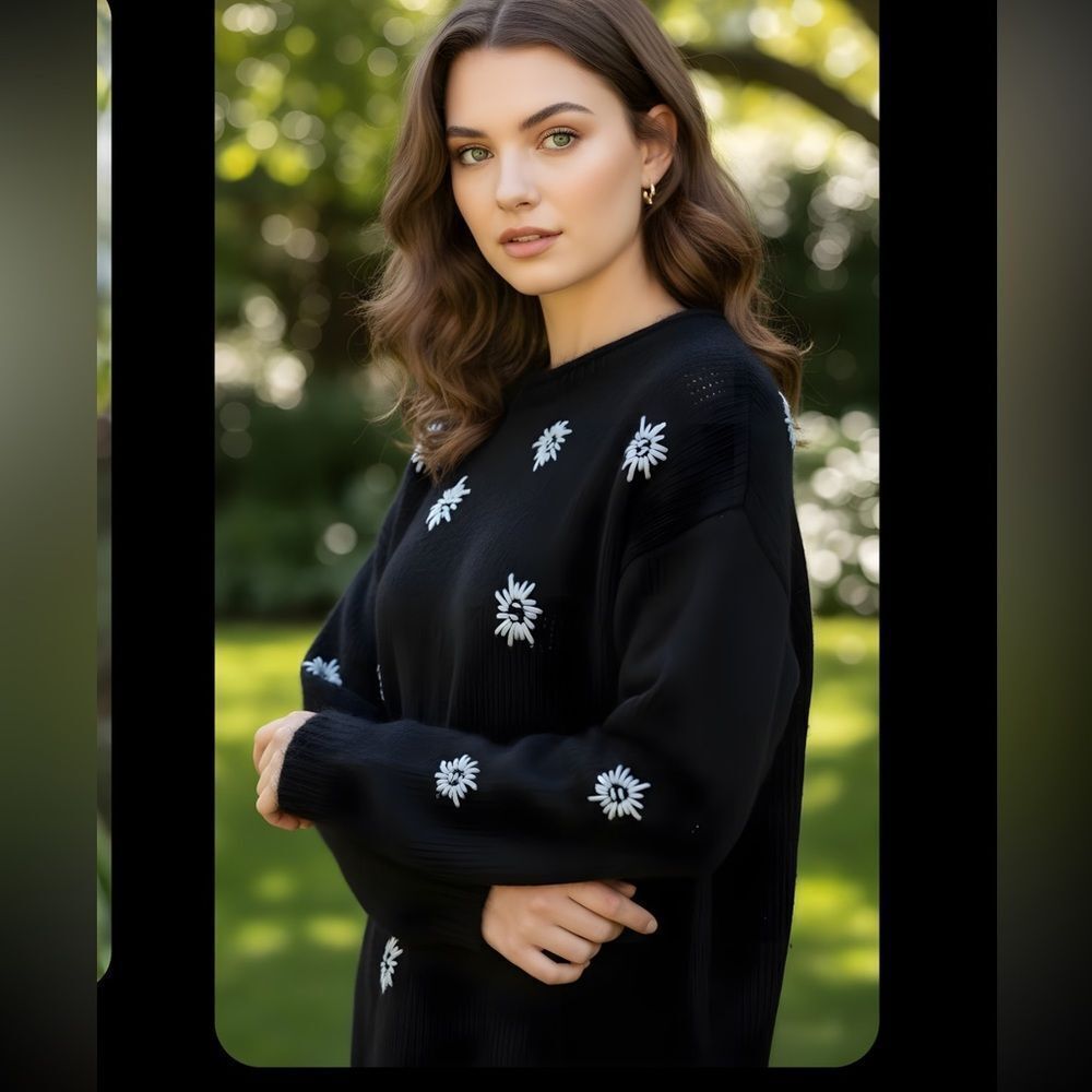 🌟 Sostanza Black Mohair-Blend Sweater w/ Silver Snowflake Stars – EUC 🌟